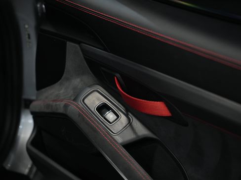 Used 2016 Porsche Cayman GT4 image 26