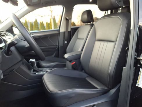 Certified 2022 Volkswagen Tiguan SE w/ Panoramic Sunroof Package image 13