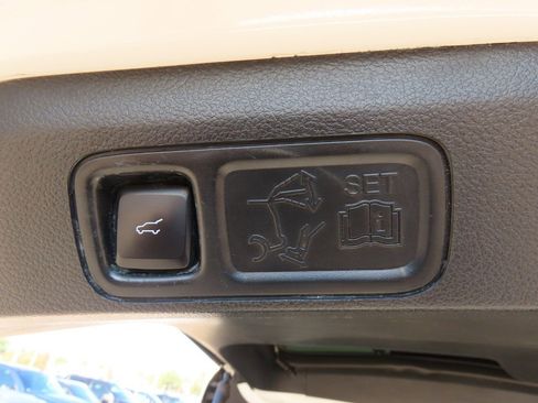 Used 2021 Ford Expedition Max Platinum image 15