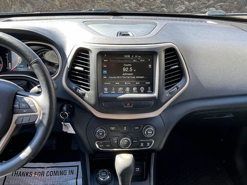 Used 2014 Jeep Cherokee Latitude w/ Cold Weather Group AWD/4WD image 6