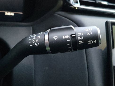 Used 2025 Land Rover Range Rover Velar Dynamic SE image 36