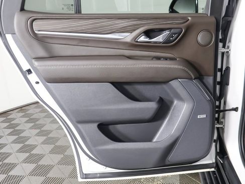 Used 2021 GMC Yukon Denali w/ Denali Premium Package image 34