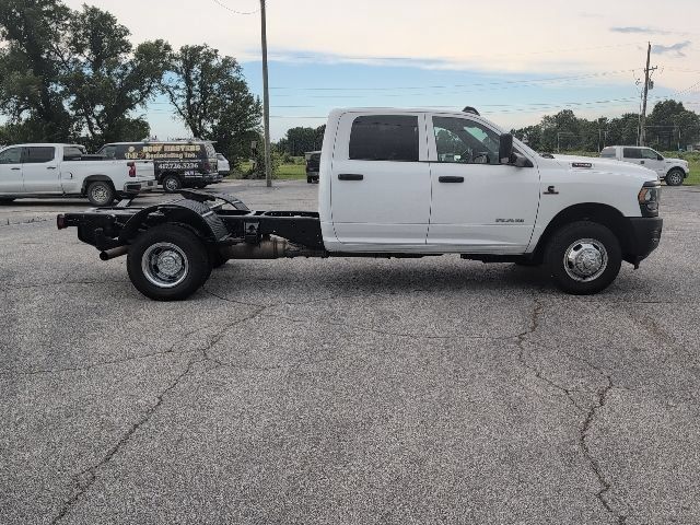 Used 2022 RAM 3500 Tradesman w/ Chrome Appearance Group AWD/4WD image 2