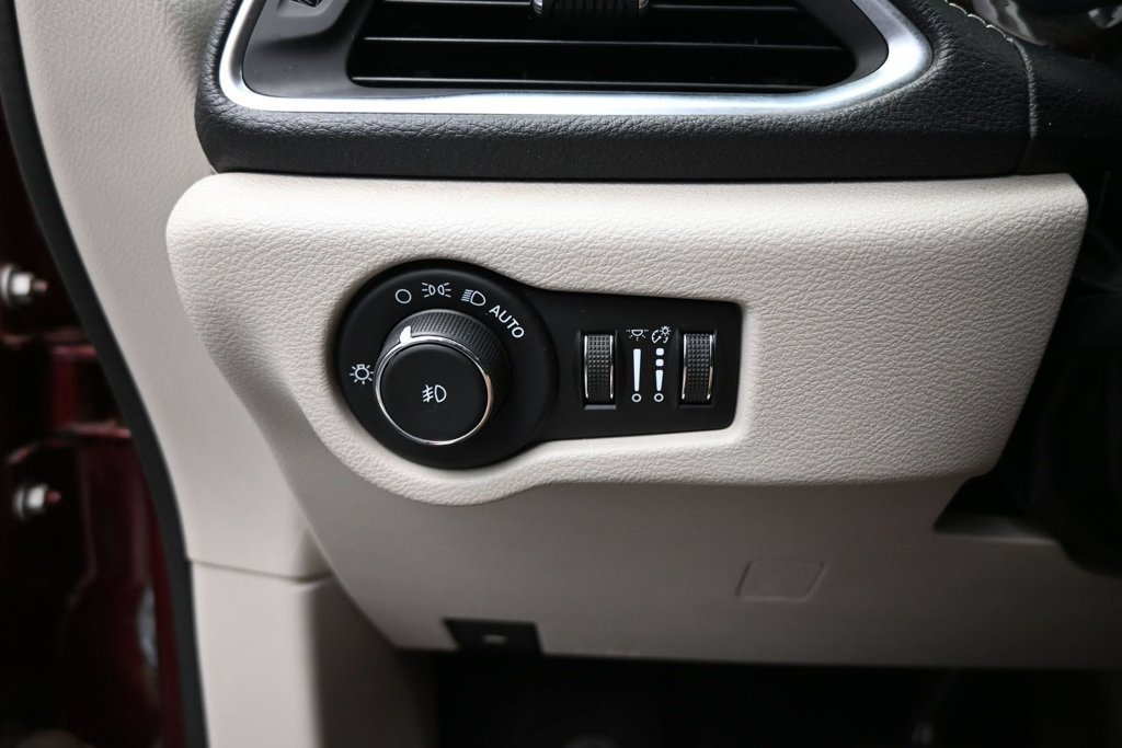 Used 2021 Chrysler Pacifica Limited w/ Premium & Safety Sphere Group AWD/4WD image 15