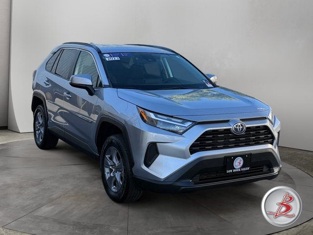 Used 2023 Toyota RAV4 LE AWD/4WD image 1