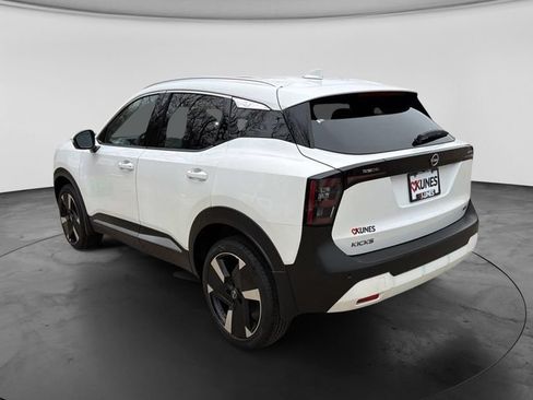 Used 2025 Nissan Kicks SR FWD image 7