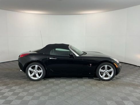 Used 2006 Pontiac Solstice Convertible w/ Premium Package RWD image 4