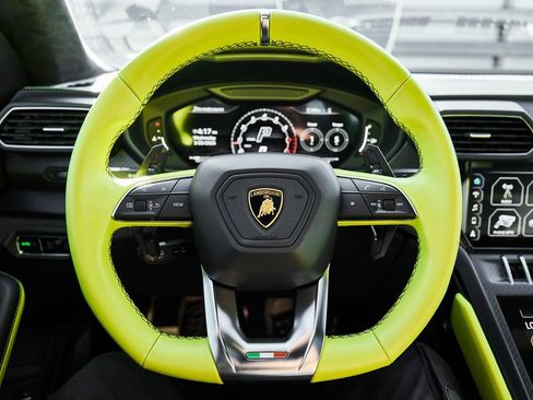 Used 2022 Lamborghini Urus AWD/4WD image 56