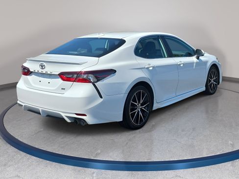 Used 2024 Toyota Camry SE FWD image 5