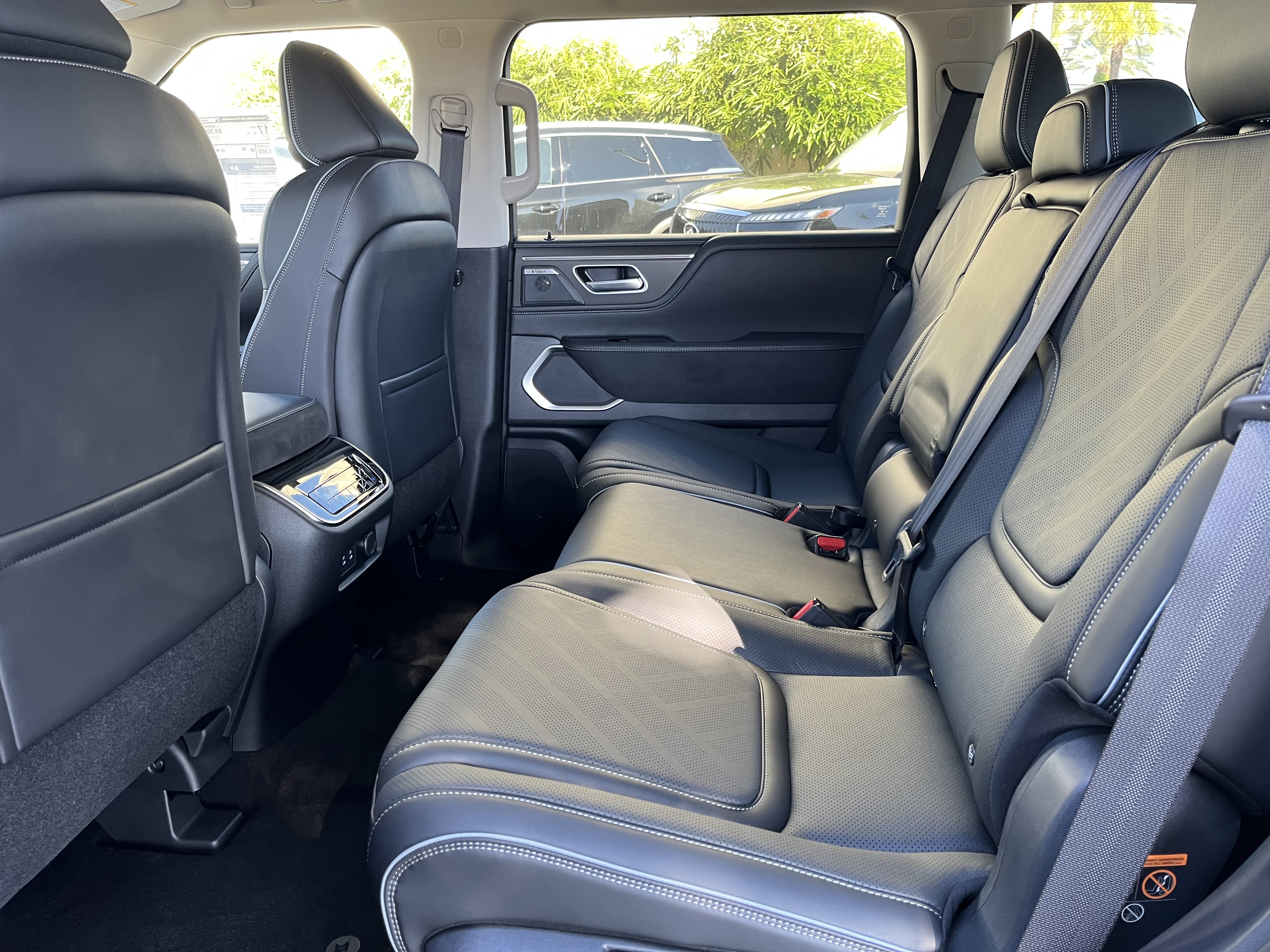 New 2027 INFINITI QX80 Luxe w/ Cargo Package RWD image 13