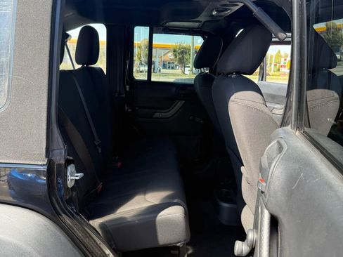 Used 2016 Jeep Wrangler Unlimited Sport w/ Connectivity Group image 19