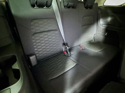 Used 2025 Nissan Pathfinder SV FWD image 24