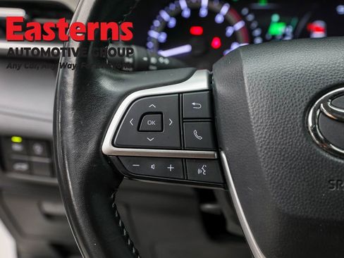 Used 2023 Toyota Highlander LE image 15