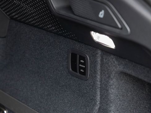 Certified 2024 Porsche Macan 4 Electric image 42