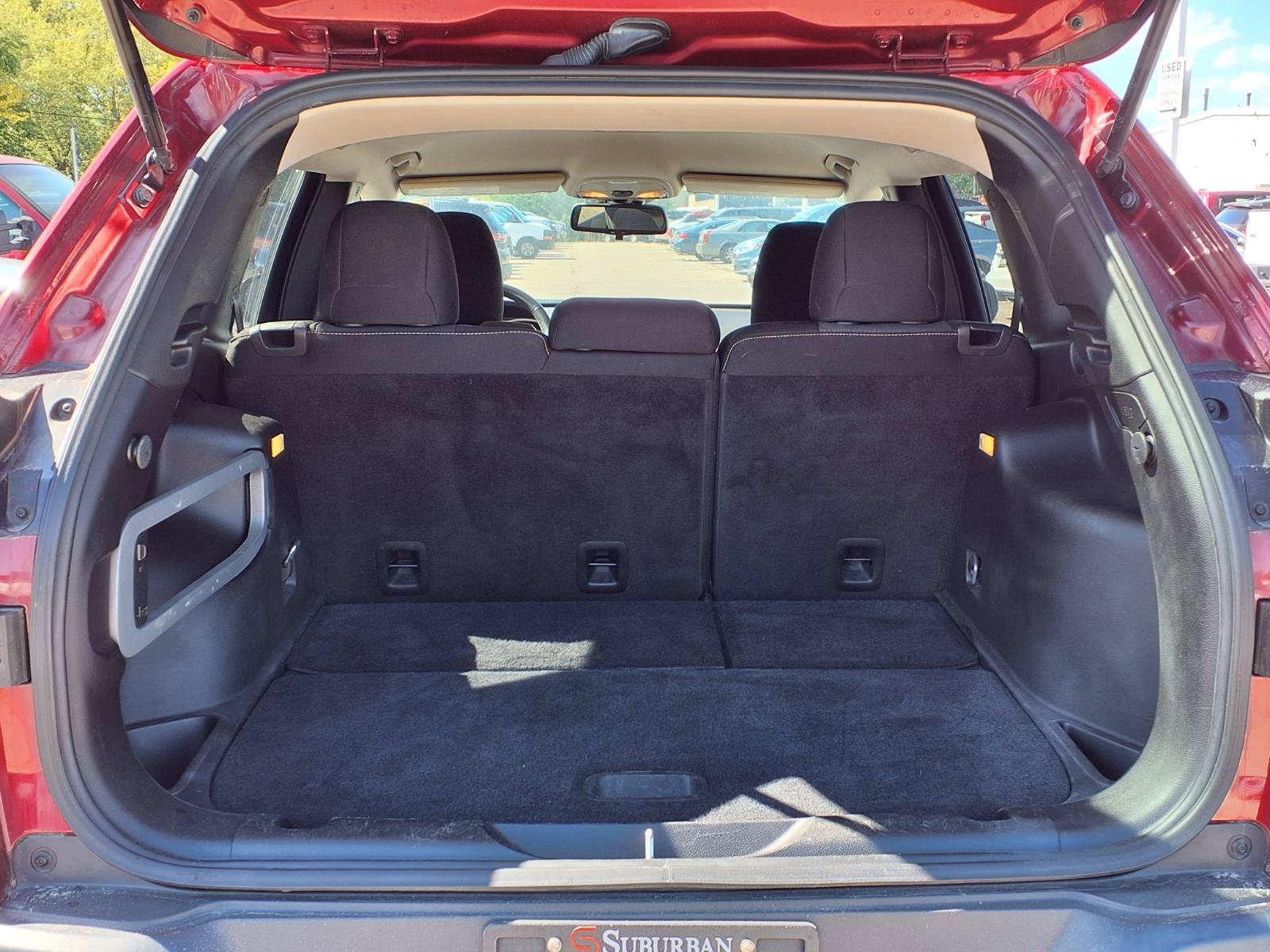 Used 2015 Jeep Cherokee Latitude w/ Cold Weather Group AWD/4WD image 9