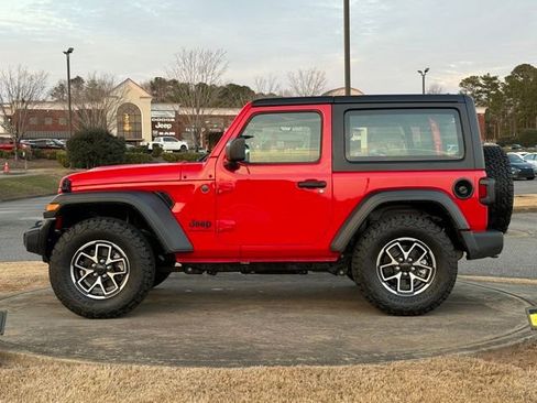 Used 2024 Jeep Wrangler Sport image 4