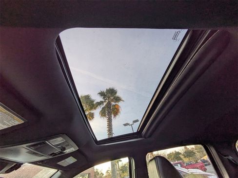 Used 2018 Toyota Tacoma TRD Sport image 22