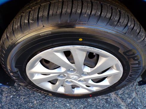 Used 2017 Hyundai Elantra SE image 50