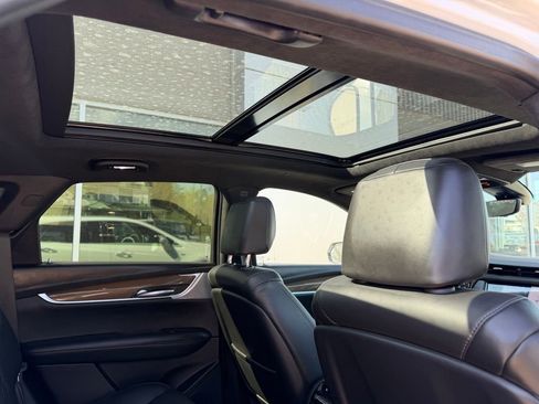 Used 2022 Cadillac XT5 Premium Luxury w/ Platinum Package AWD/4WD image 7