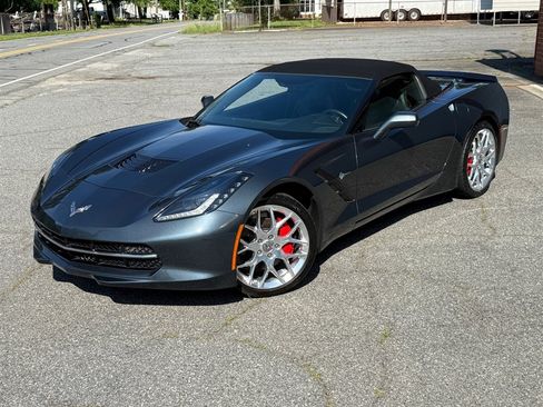 Used 2019 Chevrolet Corvette Stingray Convertible w/ 1LT RWD image 3