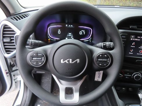 New 2025 Kia Soul LX w/ LX Technology Package image 4