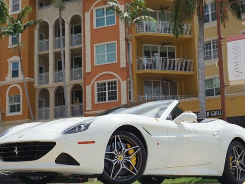 Used 2017 Ferrari California T RWD image 36
