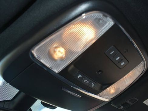 Used 2020 Jeep Grand Cherokee Altitude image 31