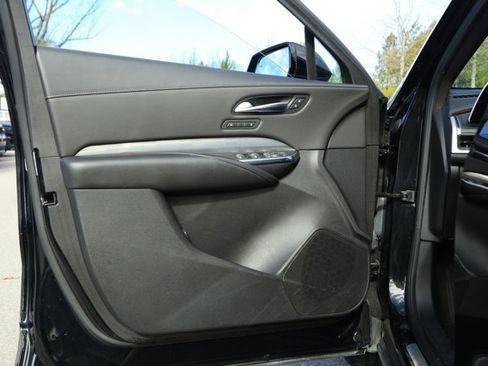 Used 2024 Cadillac XT4 Premium Luxury image 23