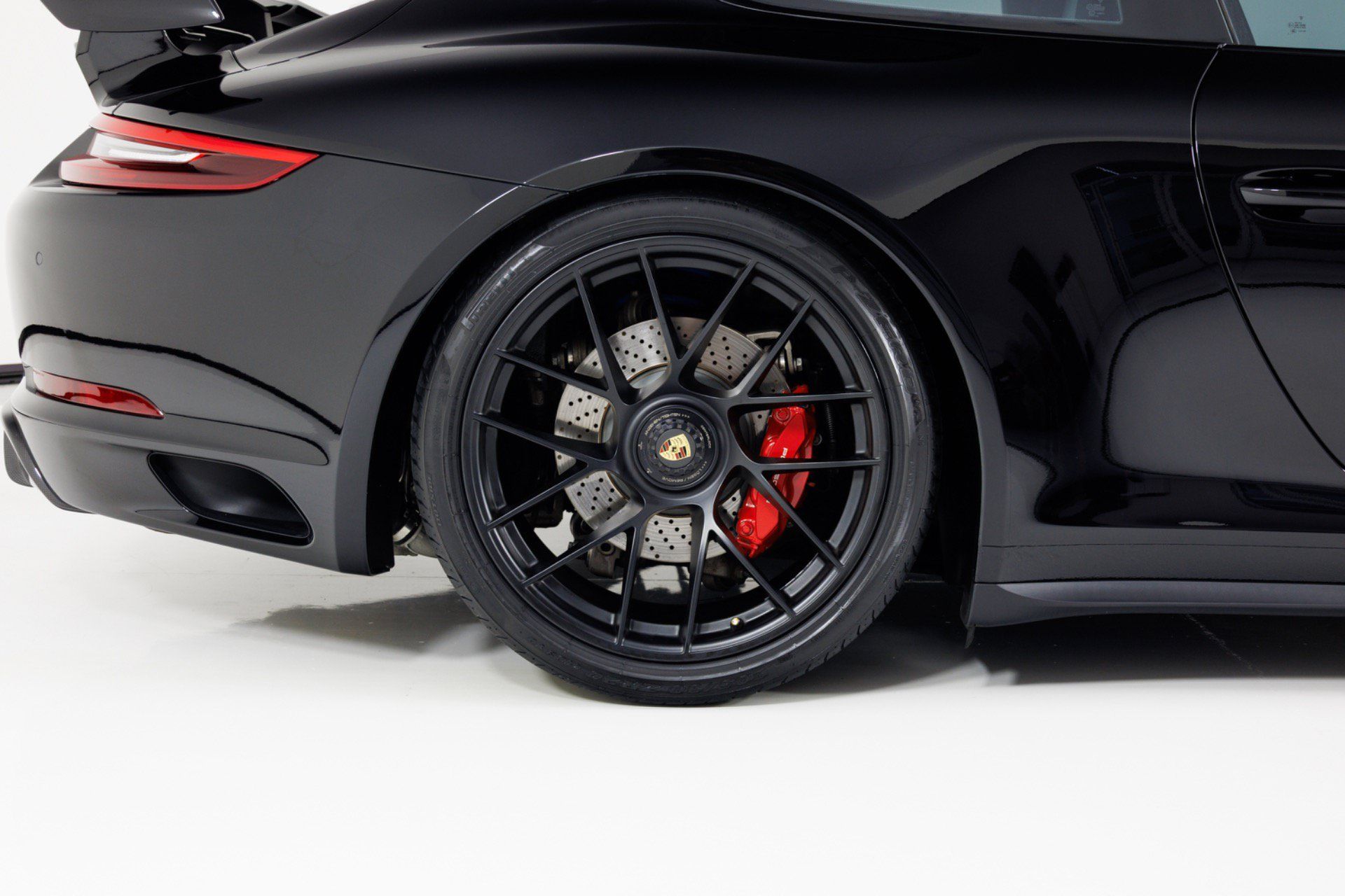 Used 2017 Porsche 911 Carrera GTS RWD image 11