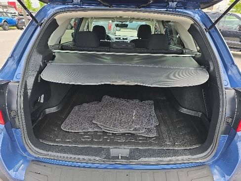 Used 2019 Subaru Outback 2.5i Premium AWD/4WD image 16