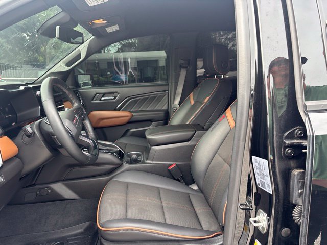 Used 2024 GMC Canyon AT4 AWD/4WD image 9