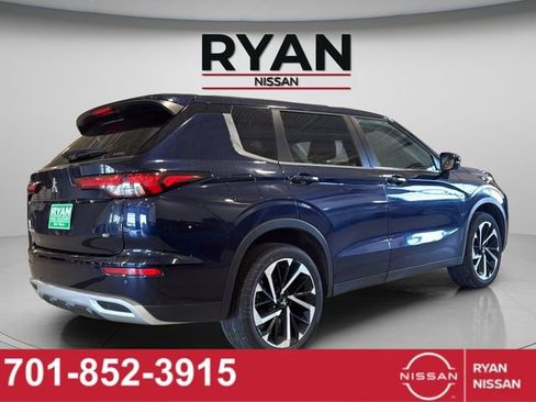 Used 2024 Mitsubishi Outlander SE image 17