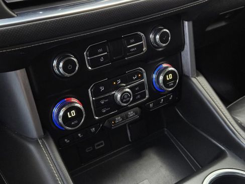 Used 2024 GMC Yukon SLT image 23