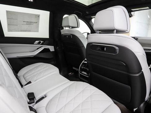 Used 2026 BMW X7 xDrive40i w/ M Sport Package image 34