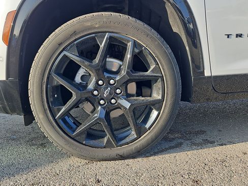 Used 2024 Chevrolet Traverse RS w/ LPO, Floor Liner Package image 11