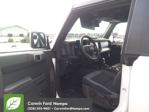 New 2025 Ford Bronco 4-Door image 9