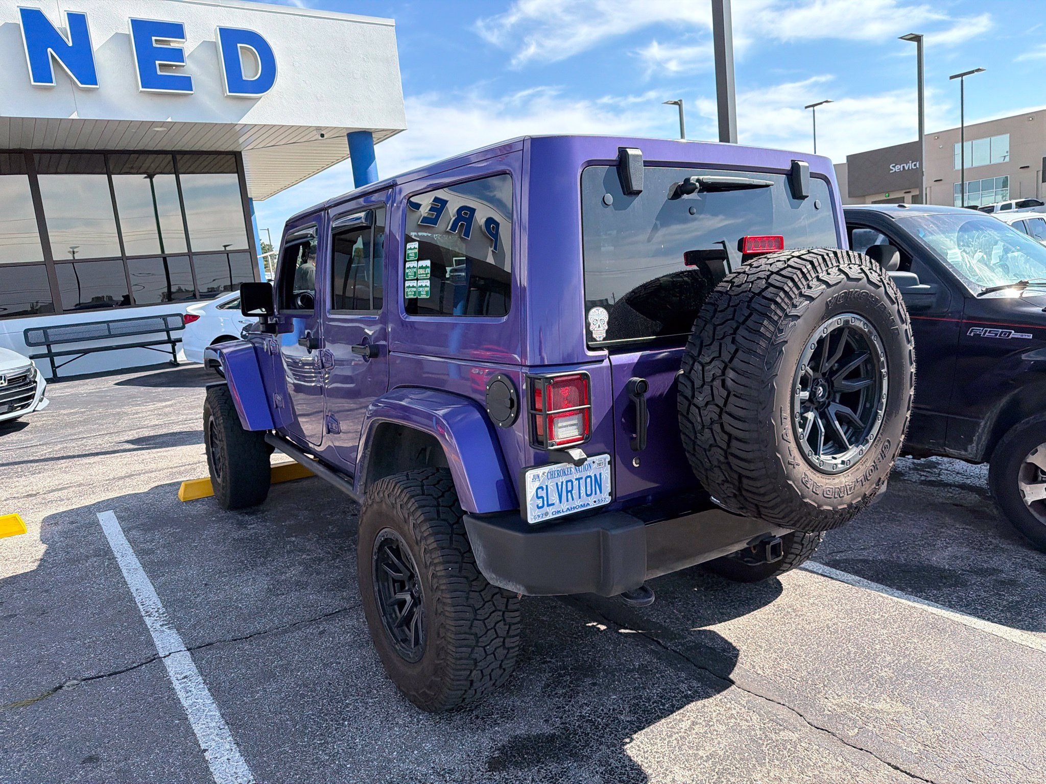 Used 2018 Jeep Wrangler Unlimited Sahara AWD/4WD image 6