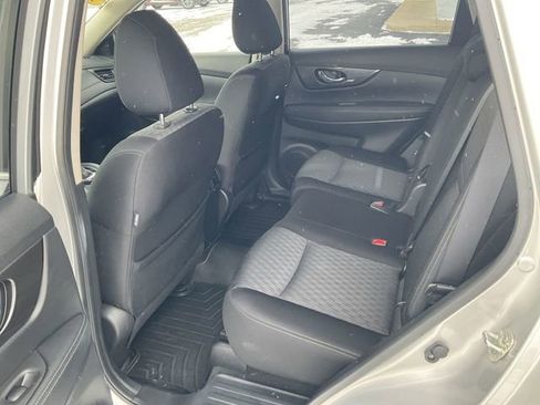 Used 2020 Nissan Rogue SV image 12