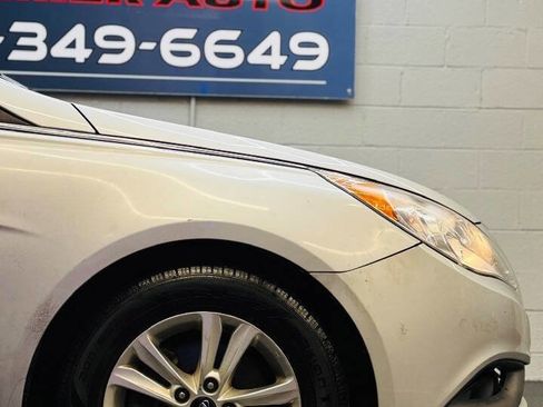 Used 2014 Hyundai Sonata GLS image 11