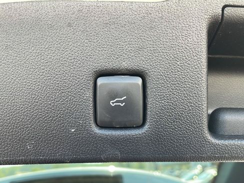 Used 2025 Ford Escape SE FWD image 29