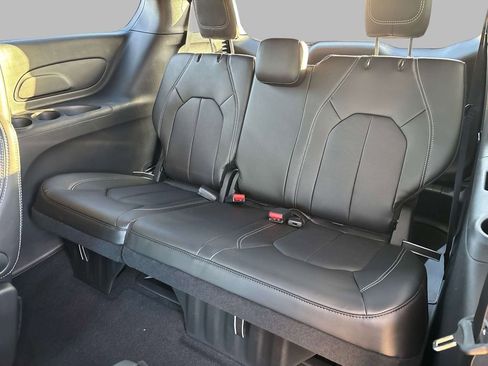 New 2026 Chrysler Pacifica Select image 6