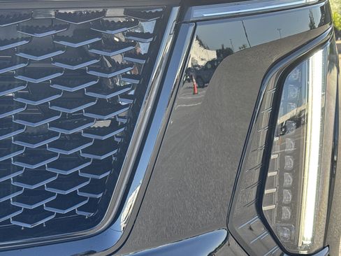 Used 2025 Cadillac Escalade V AWD/4WD image 6