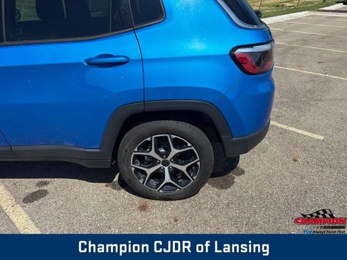 Used 2025 Jeep Compass Limited AWD/4WD image 30