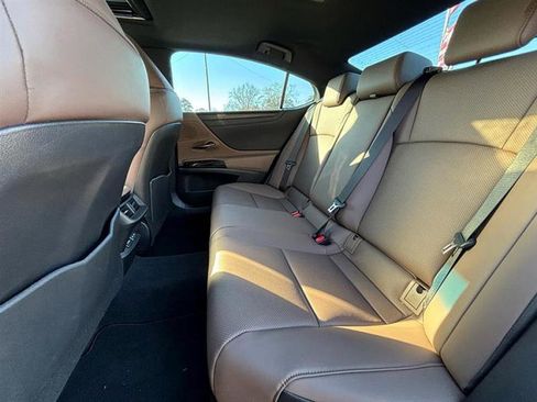 Used 2024 Lexus ES 350 Premium image 34