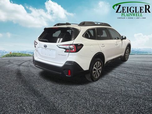 Used 2020 Subaru Outback Premium image 9