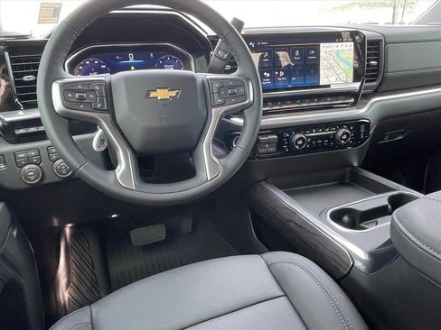 New 2026 Chevrolet Silverado 2500 LTZ w/ LTZ Premium Package AWD/4WD image 9