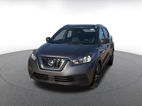 Used 2020 Nissan Kicks SV image 4