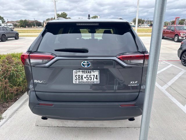 Used 2022 Toyota RAV4 XLE w/ Convenience Package AWD/4WD image 7
