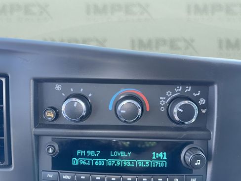 Used 2024 Chevrolet Express 2500 w/ Driver Convenience Package RWD image 21