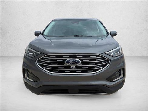 Used 2022 Ford Edge Titanium w/ Equipment Group 301A AWD/4WD image 2
